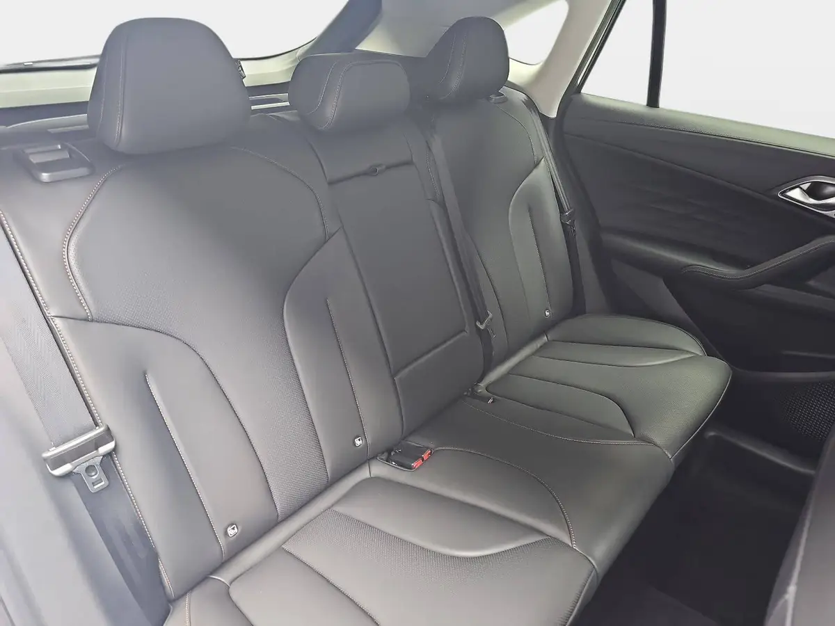 MG HS 1.5 HYBRID+ MY25.5 LUXURY LEDER 360-GRAD-KAMERA 19-ZOLL-LM