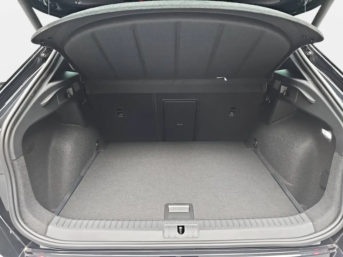 CUPRA FORMENTOR 1.5 ETSI DSG NAVI LED ACC SPURPAKET EL.HECKKL. KAM