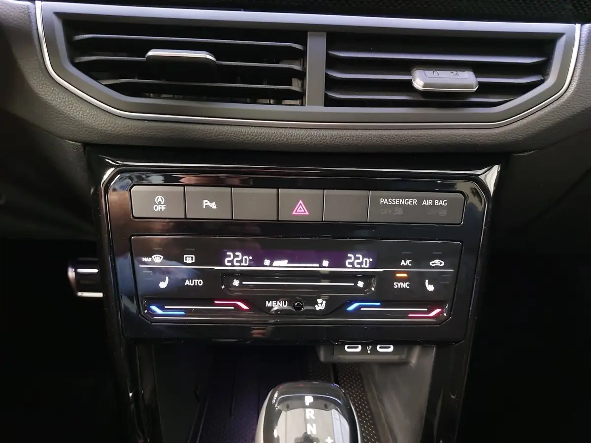 VW T-CROSS 1.0 TSI DSG R-LINE NAVI MATRIX-LED