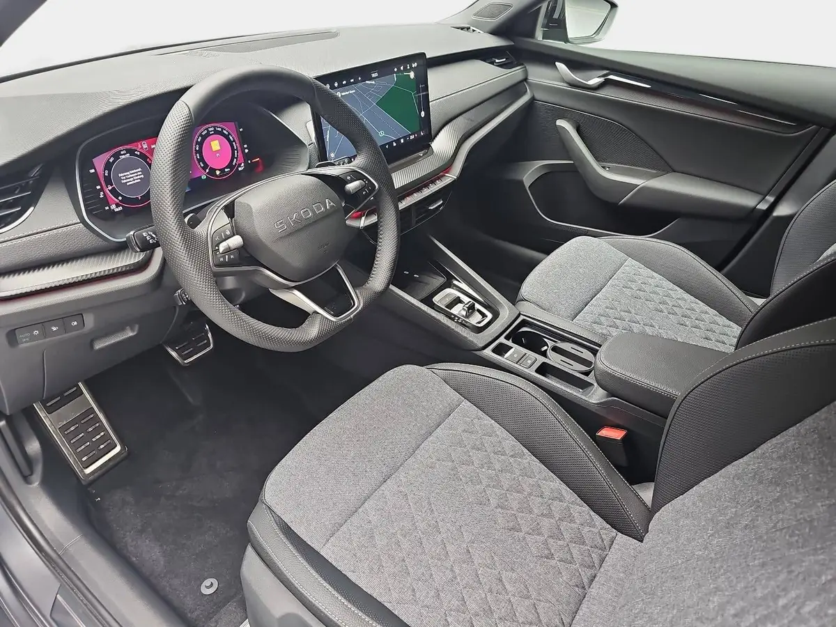 SKODA OCTAVIA COMBI 2.0 TDI DSG SPORTLINE NAVI LED