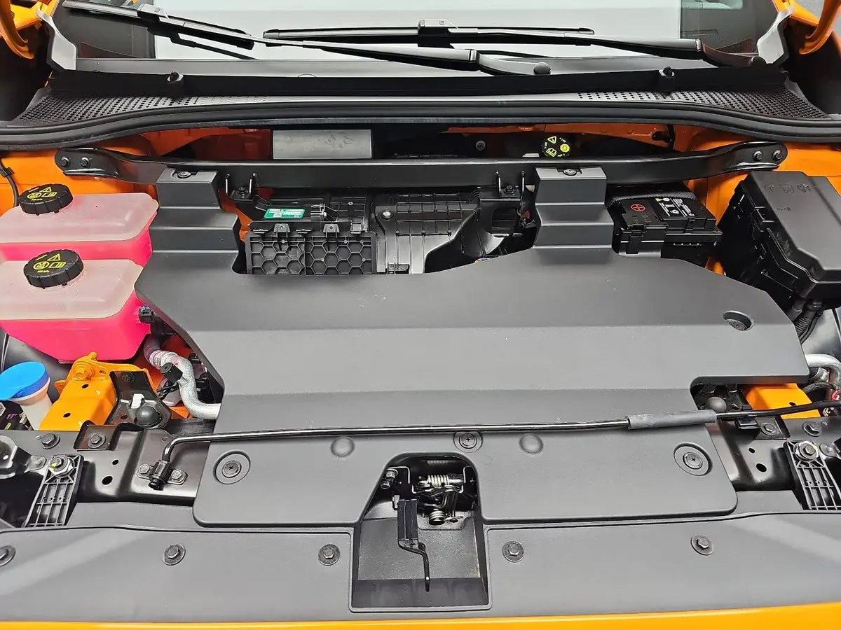 MG MG4 AUTO. 64KWH LUXURY LED KLIMAUTO WINTER