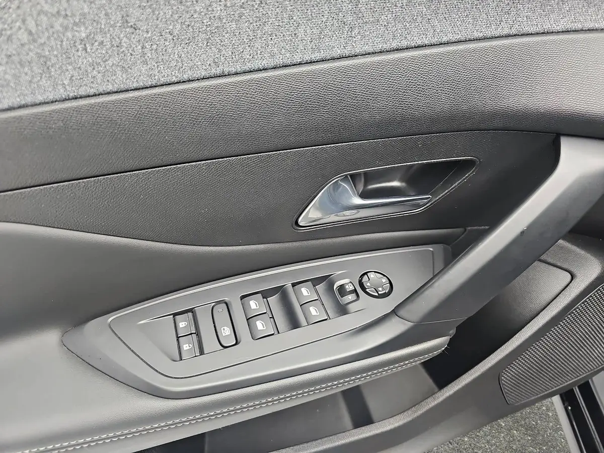 PEUGEOT 308 1.2 PURETECH 130 AUTO. ALLURE PACK NAVI LED KAMERA