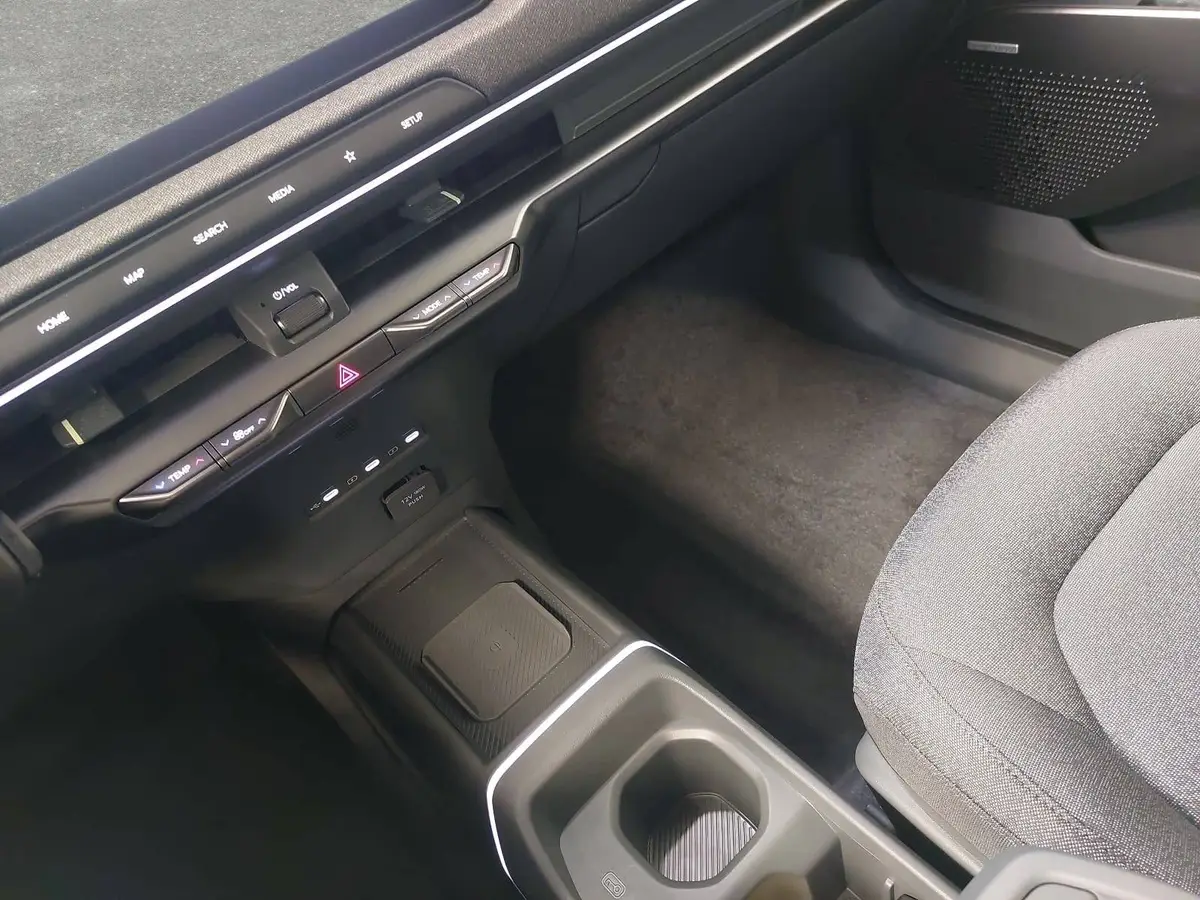 KIA EV2 61.0 KWH EARTH MJ27 4SITZE WINTER-CONNECT TECHN DRIVEWISE-PARK DESIGN