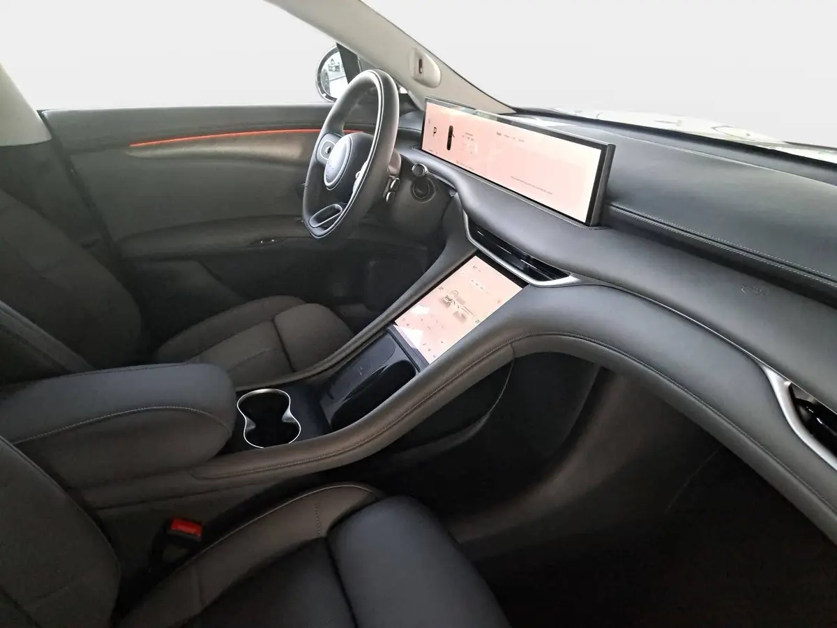 MG ANDERE EV 100 KWH MY26 PREMIUM