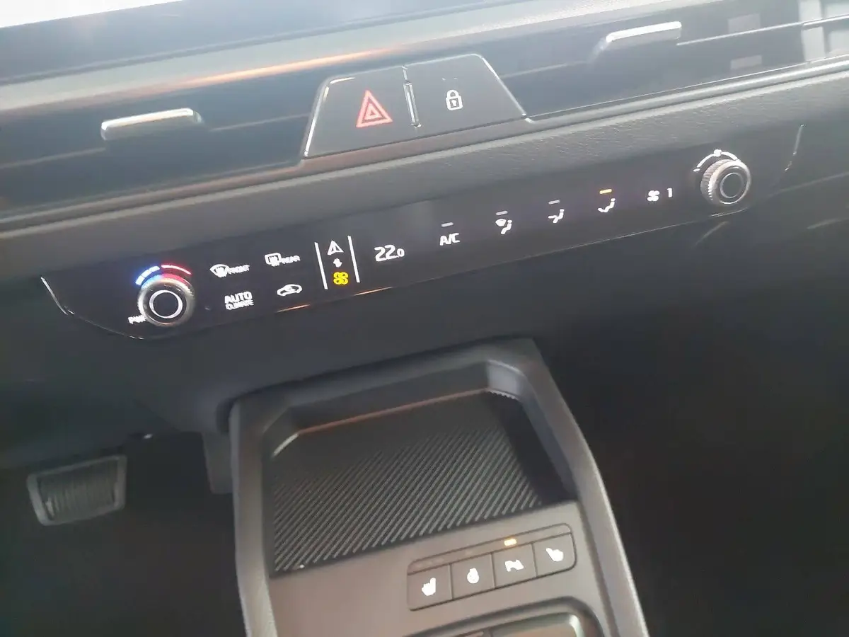 KIA STONIC 1.0 T-GDI 100 DCT VISION MJ26 SITZH. NAVI