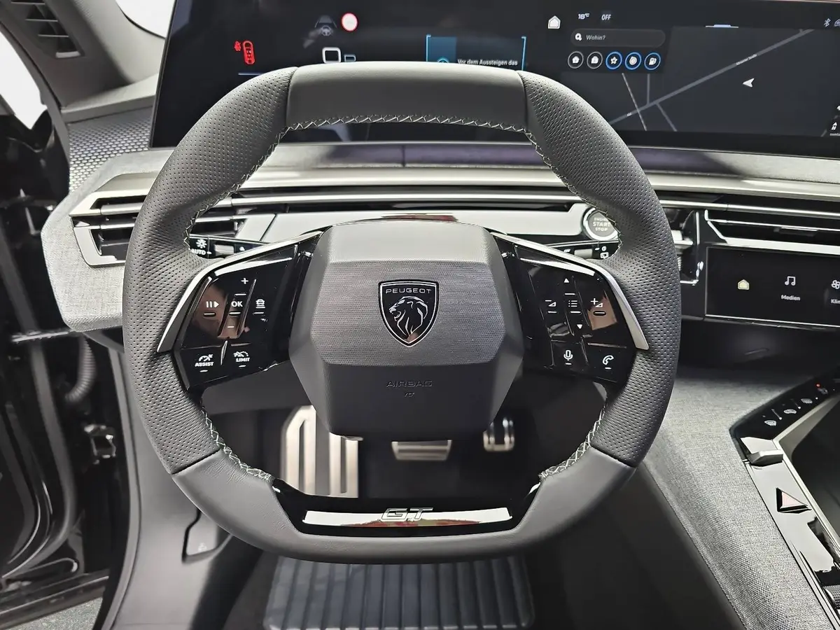 PEUGEOT 5008 1.2 HYBRID 145 E-DSC6 GT KLIMA LED 7-S DAB 360° AH