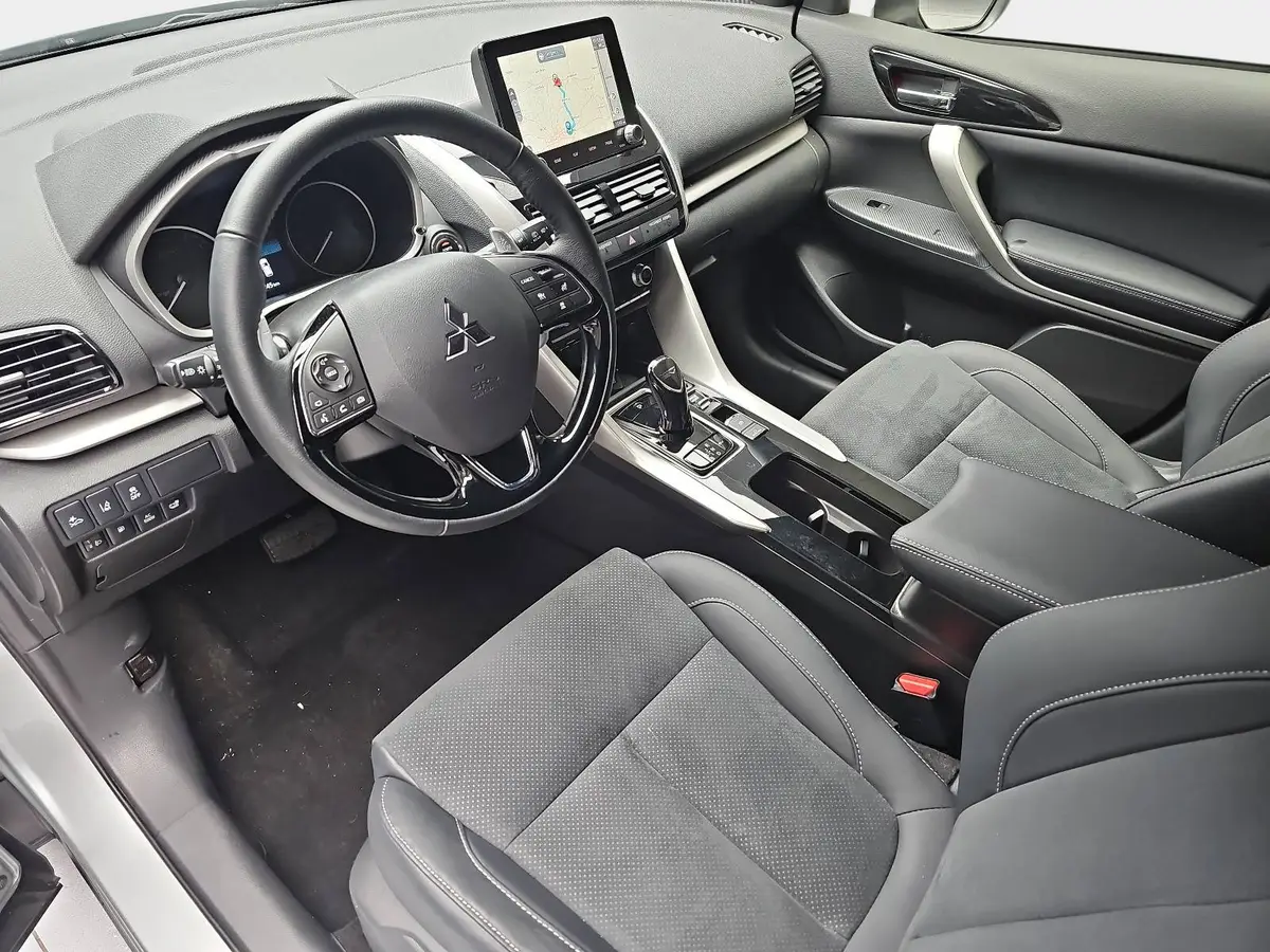 MITSUBISHI ECLIPSE CROSS 2.4 MIVEC PHEV CVT SELECT NAVI LED STANDH. 360° LM