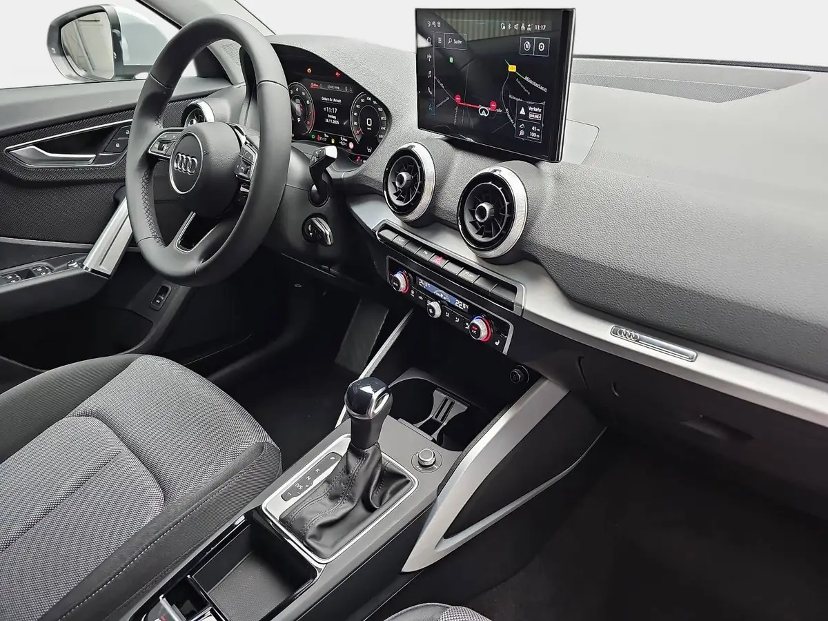 AUDI Q2 35 TFSI S-TRONIC S LINE NAVI LED ACC EL.HECKKL. WI