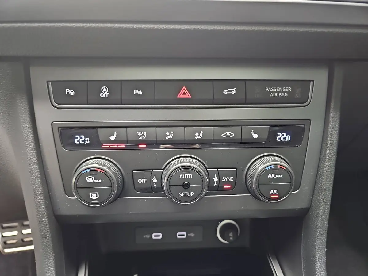 CUPRA ATECA 1.5 TSI DSG NAVI LED ACC PANO EL.HECKKLAPPE WINTER