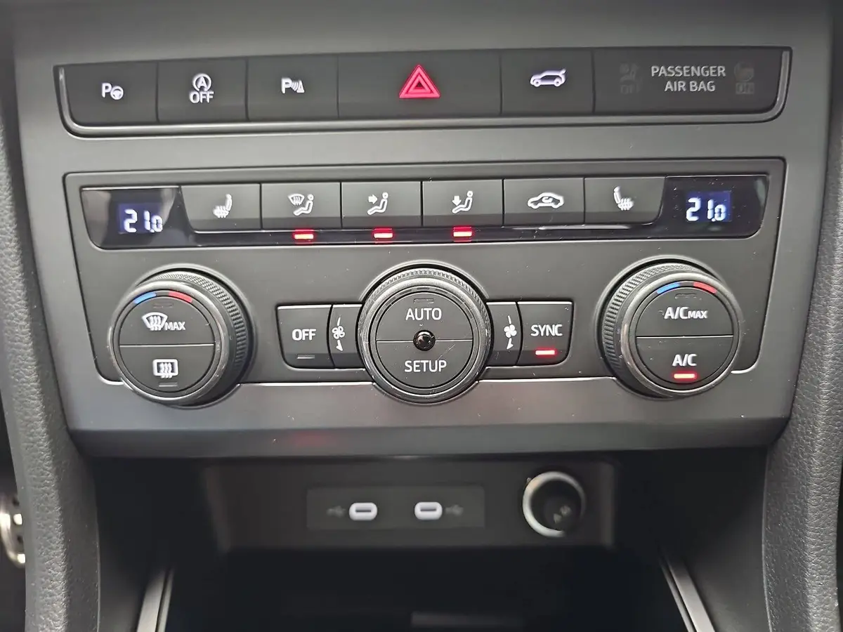 CUPRA ATECA 1.5 TSI DSG NAVI LED ACC LEDER KAMERA LM19