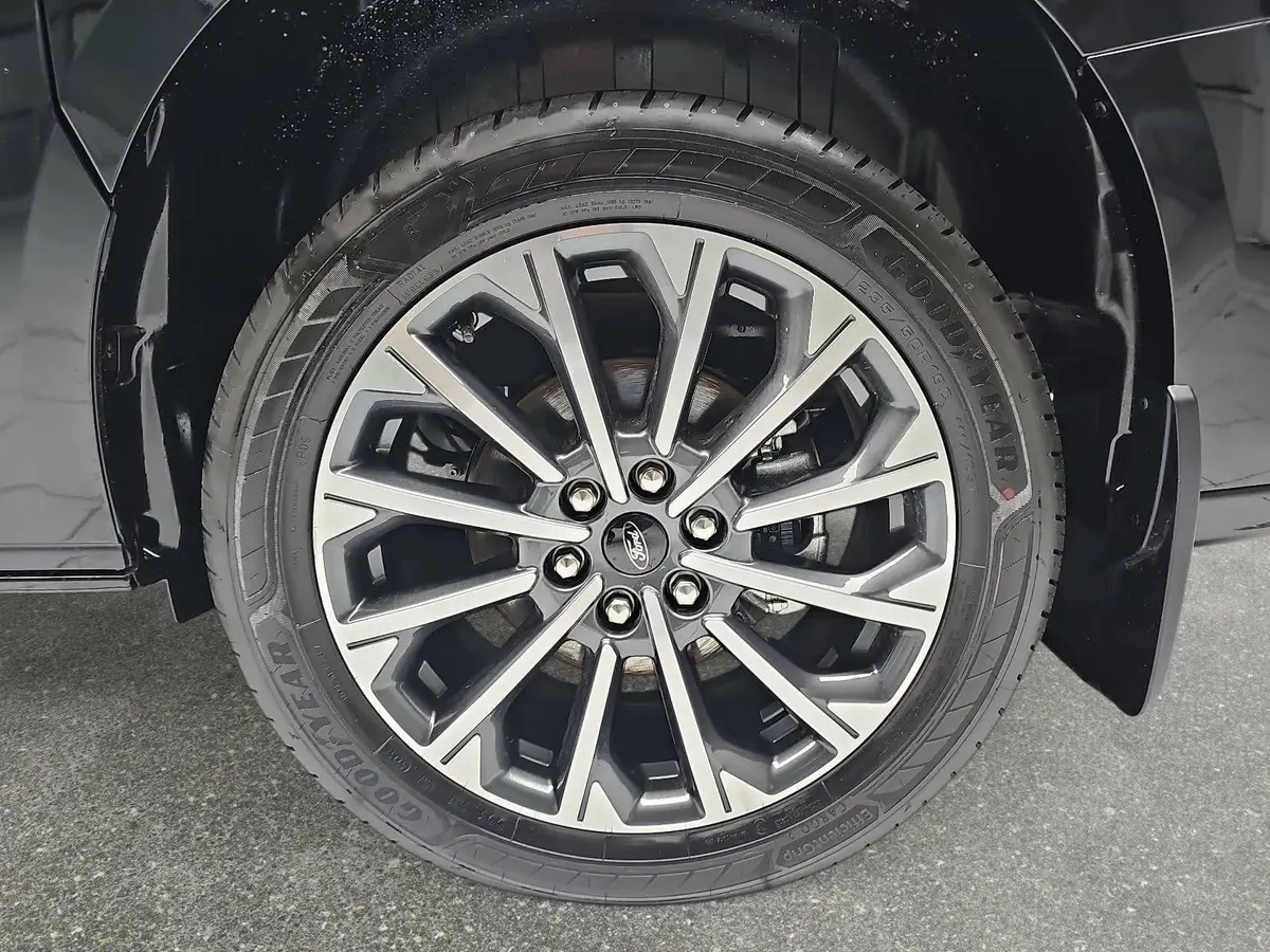 FORD TOURNEO CUSTOM 2.0 ECOBLUE AUTO. L1 TITANIUM X NAVI LED AHK