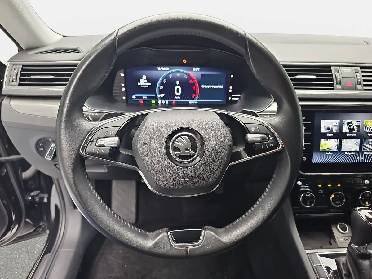 SKODA SUPERB COMBI 2.0 TDI DSG STYLE NAVI LED AHK