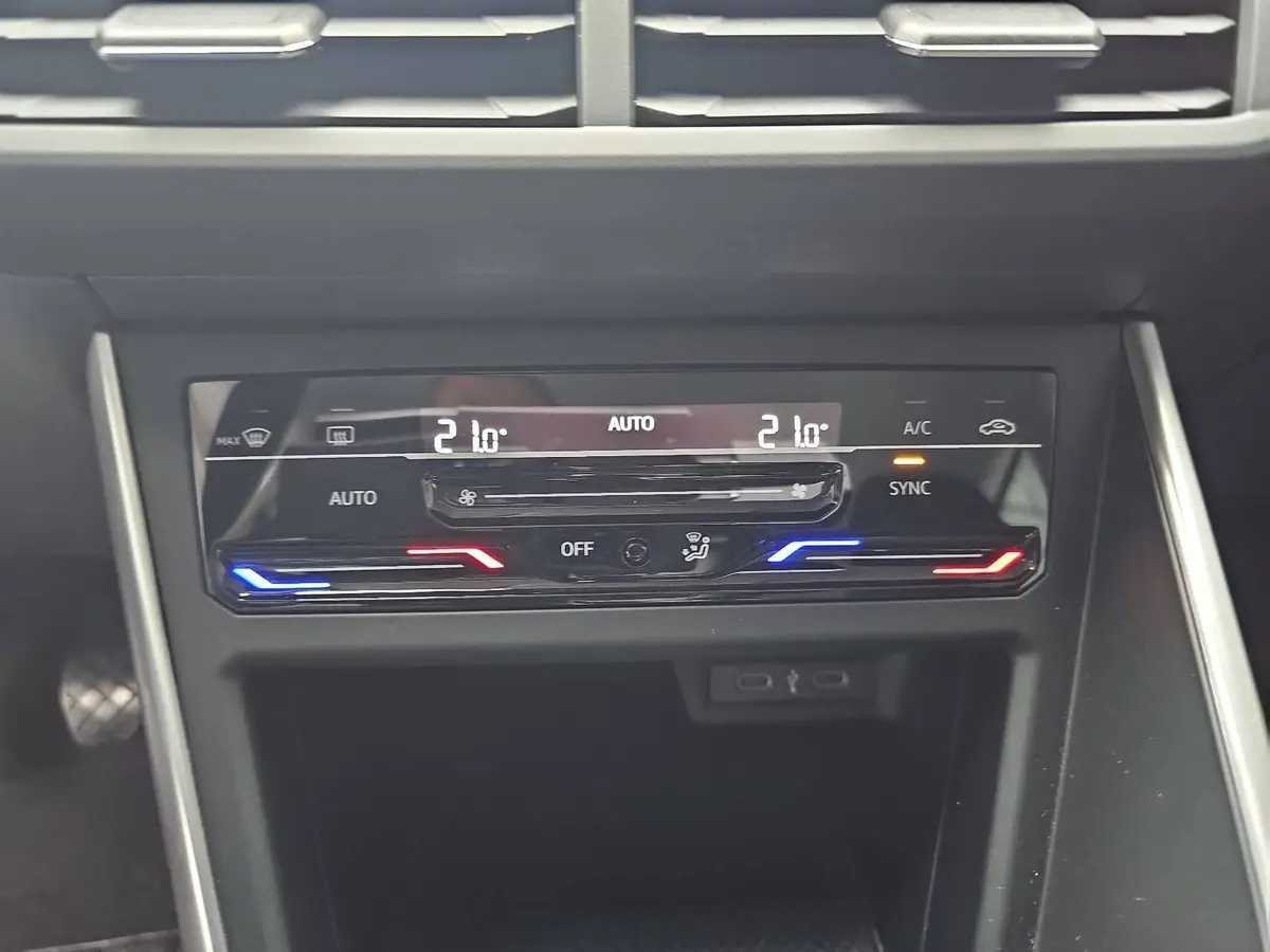 VW TAIGO 1.0 TSI LIFE NAVI KAMERA ACC LM