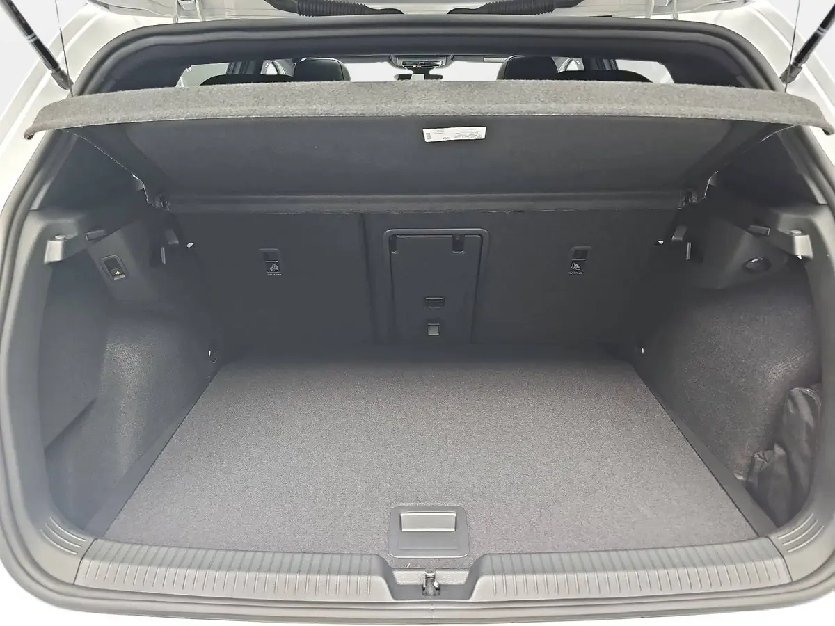 VW GOLF 1.5 ETSI DSG VIII R-LINE NAVI MATRIX-LED