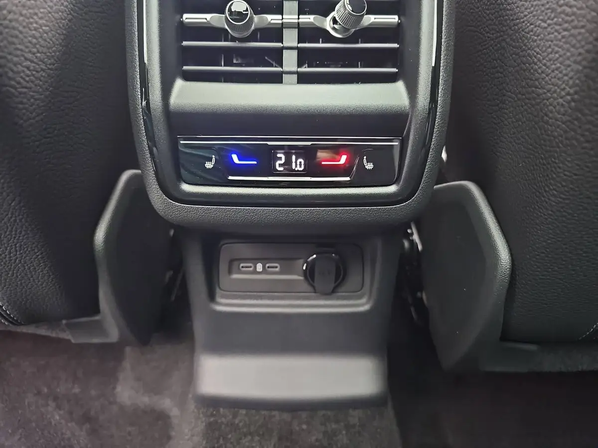 SKODA KODIAQ 2.0 TDI DSG SPORTLINE 4X4 PANO AHK