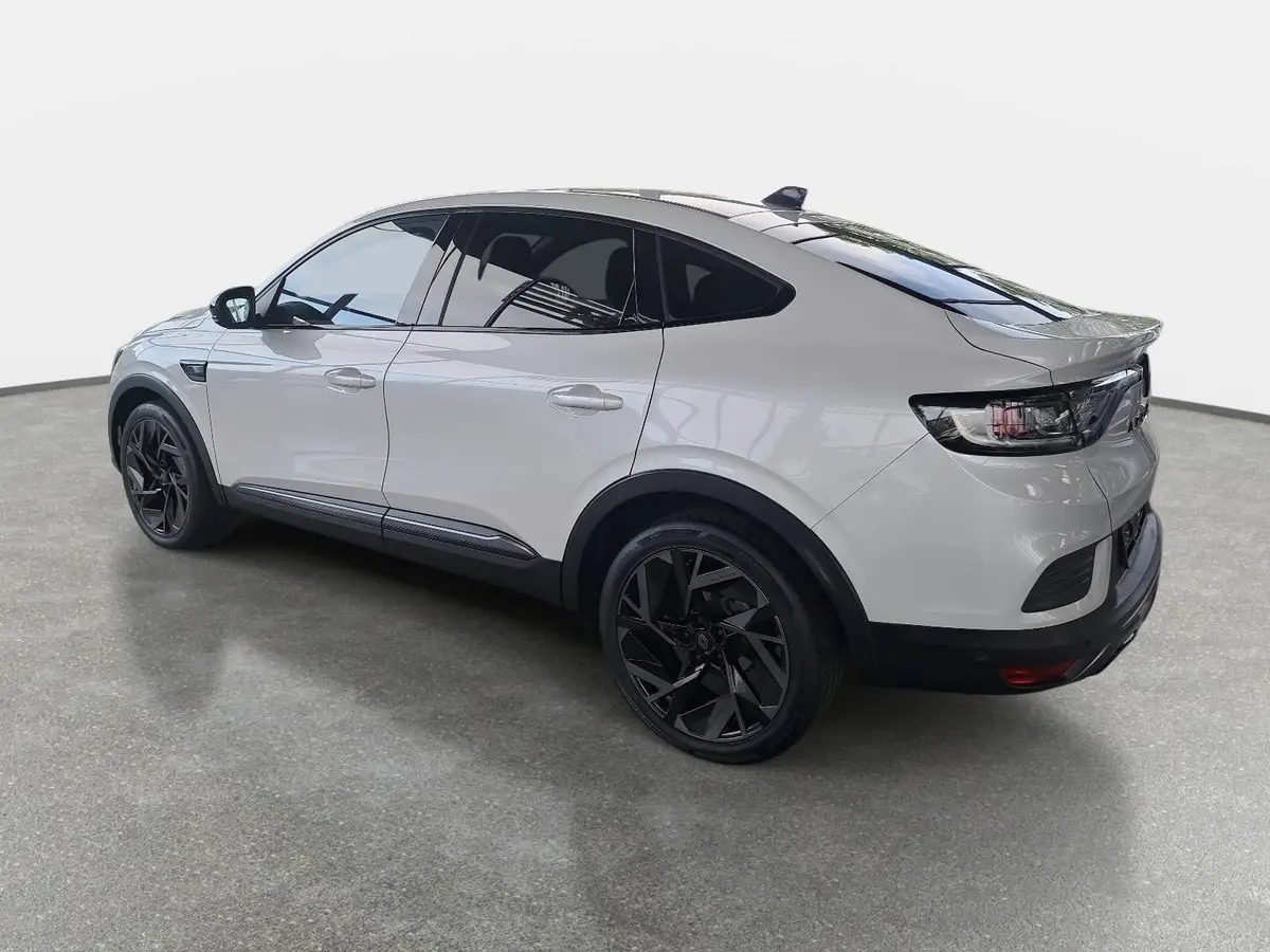 RENAULT ARKANA 1.6 E-TECH AUTO. HYBRID ESPRIT ALPINE PANO LED