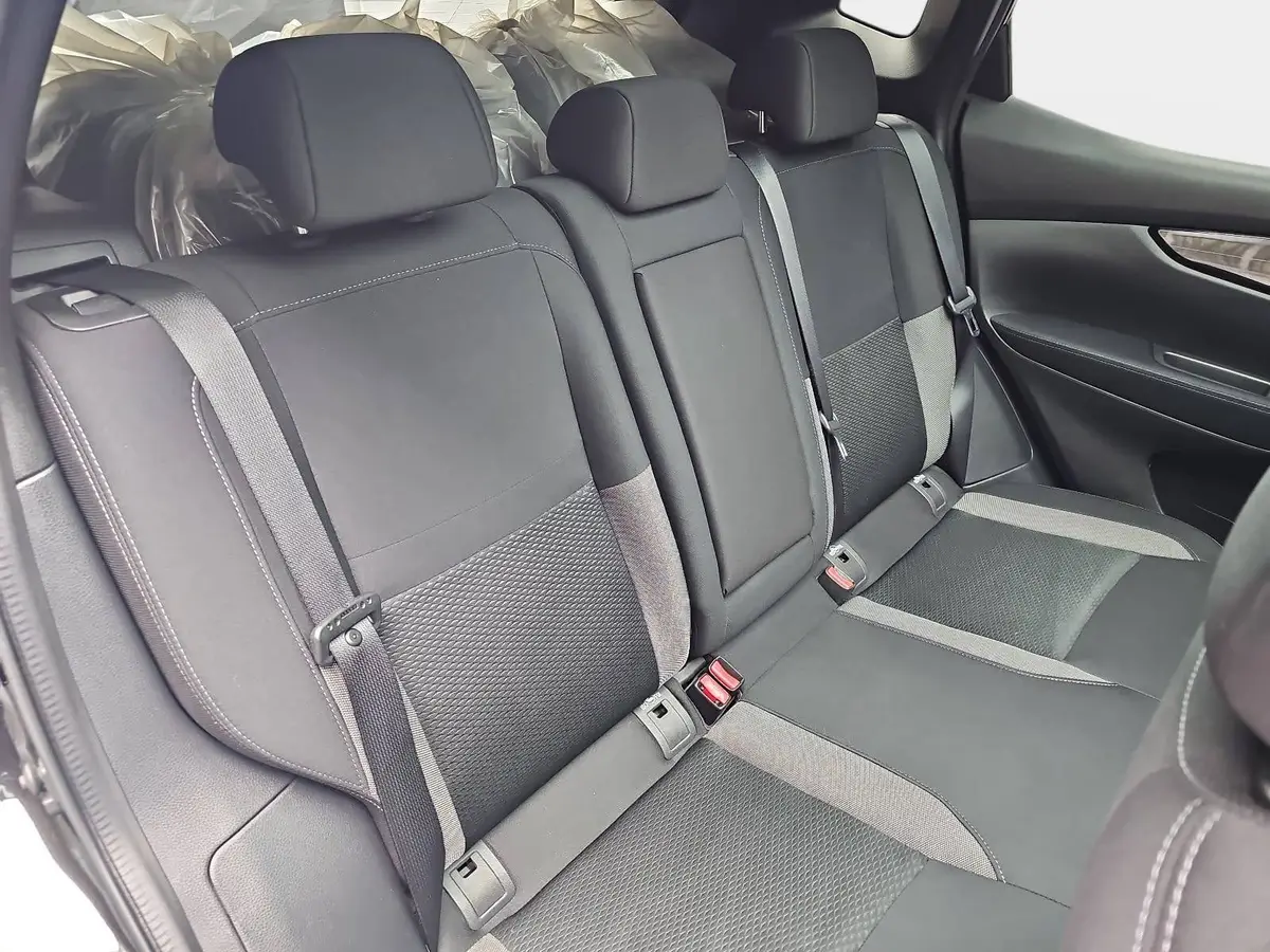 NISSAN QASHQAI 1.3 DIG-T N-CONNECTA PANORAMA RELING WINTER