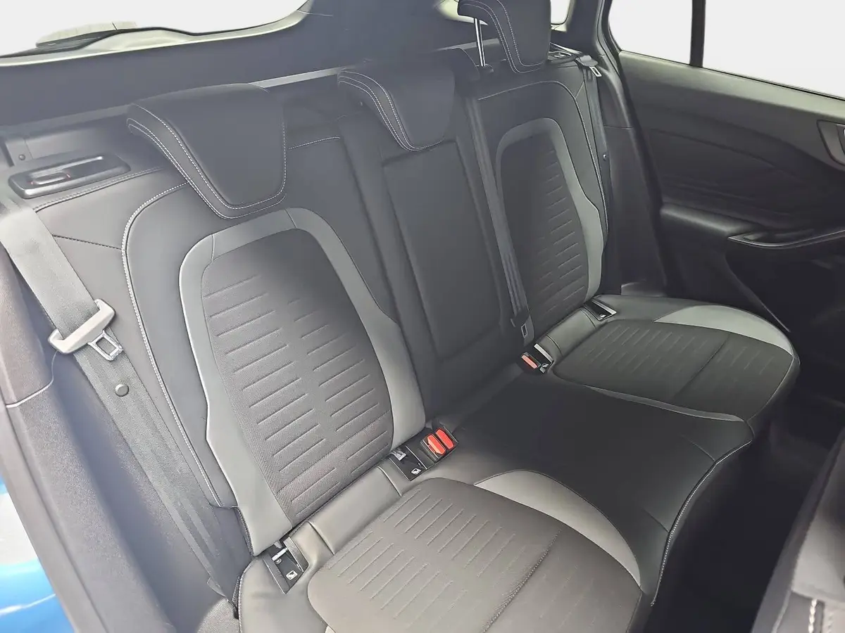 FORD FOCUS ST 2.3 EB TURNIER NAVI LED P-ASSIST