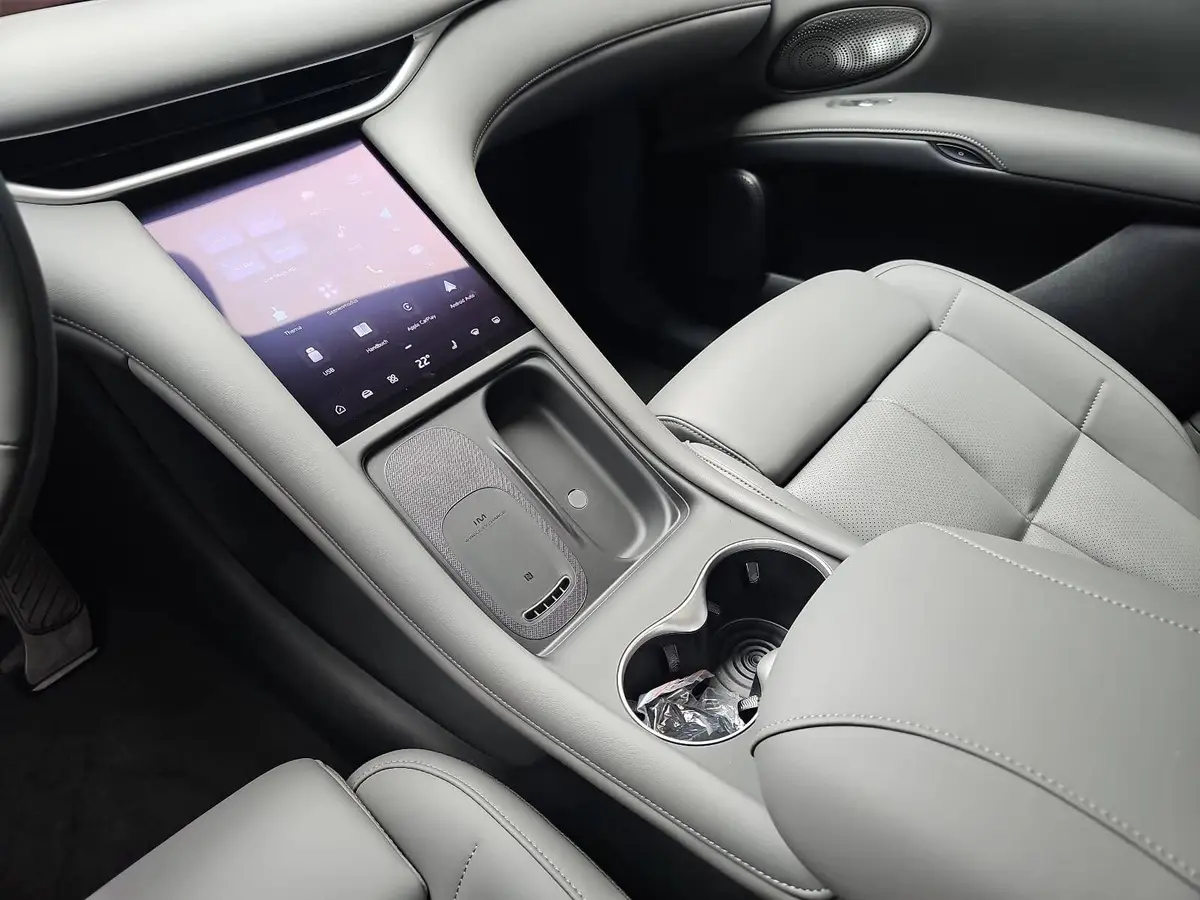 MG ANDERE EV 100 KWH MY26 PREMIUM AWD DRIVE PACK