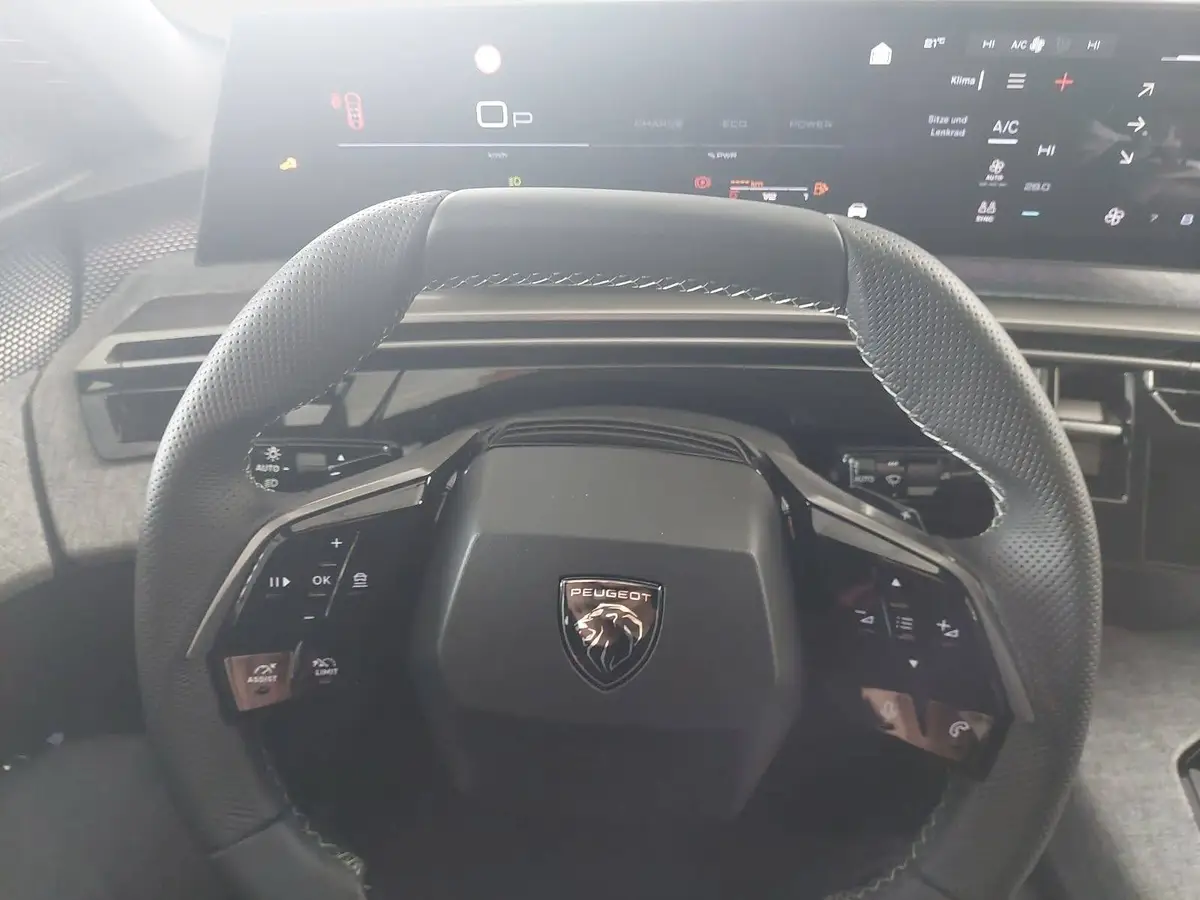 PEUGEOT 3008 1.2 HYBRID 145 E-DSC6 GT NAVI KLIMA LED AHK LM19