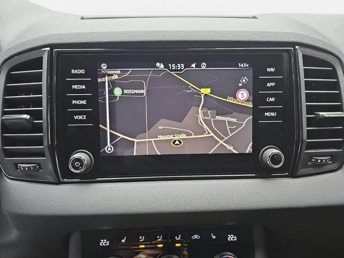 SKODA KAROQ 1.5 TSI DSG SELECTION NAVI LED ACC WINTER KAMERA A