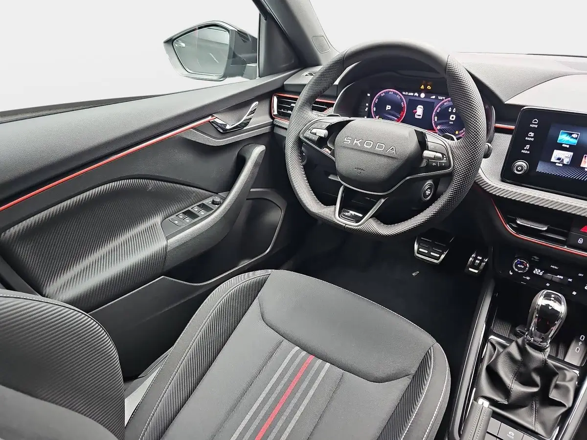 SKODA KAMIQ 1.5 TSI DSG MONTE CARLO LED AUDIO DAB PANO WINTER 