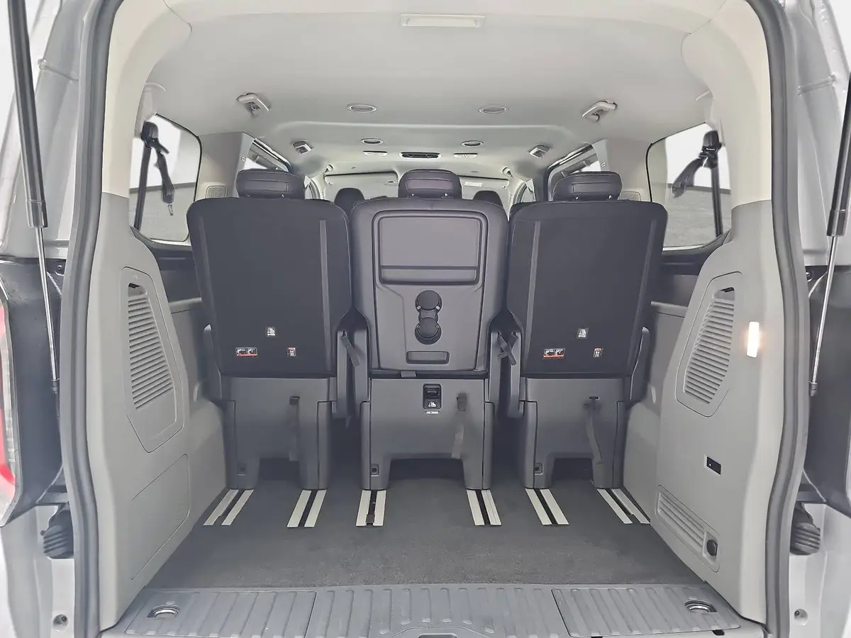 FORD TOURNEO CUSTOM 2.0 ECOBLUE AUTO. L1 TITANIUM X NAVI LED AHK