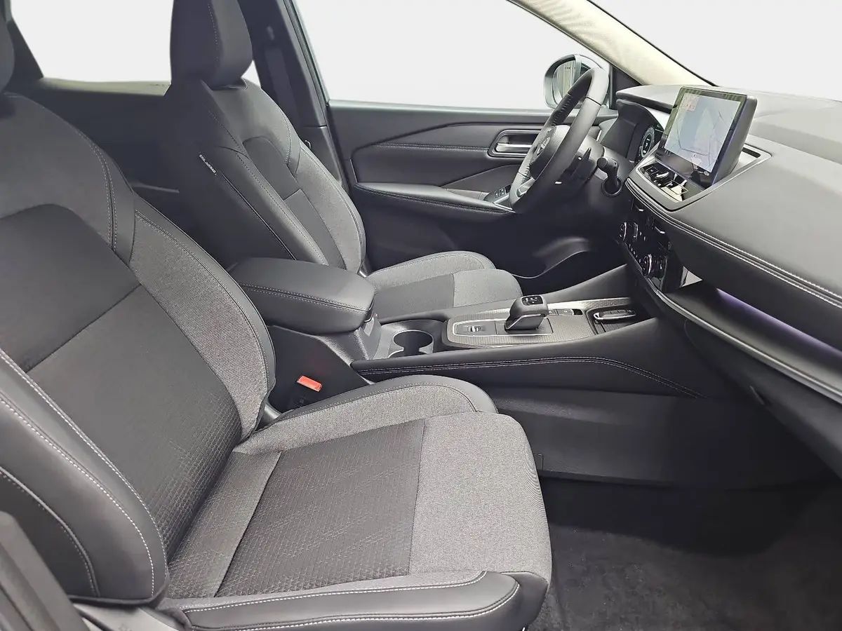 NISSAN QASHQAI 1.3 DIG-T XTRONIC N-CONNECTA PANO WINTER