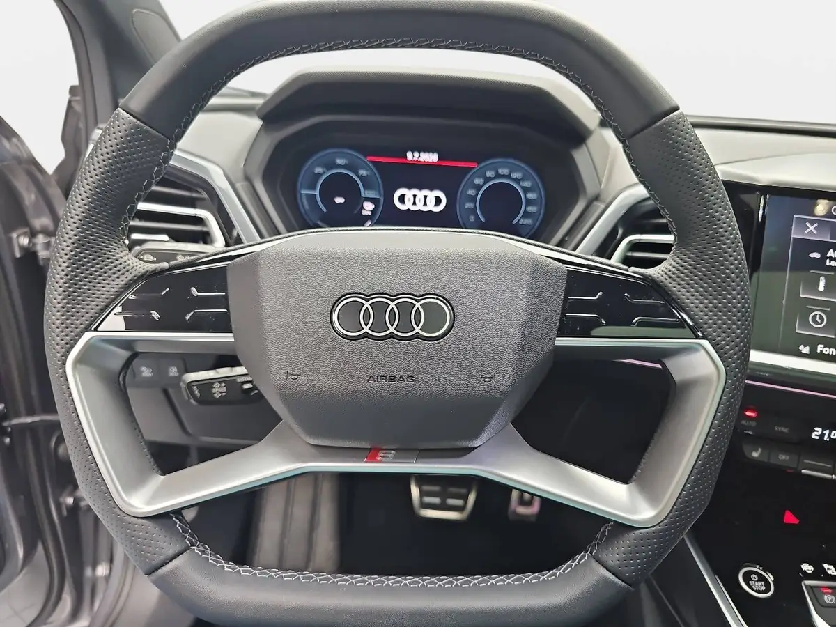 AUDI Q4 E-TRON 45 S-LINE NAVI LED-MATRIX KAMERA