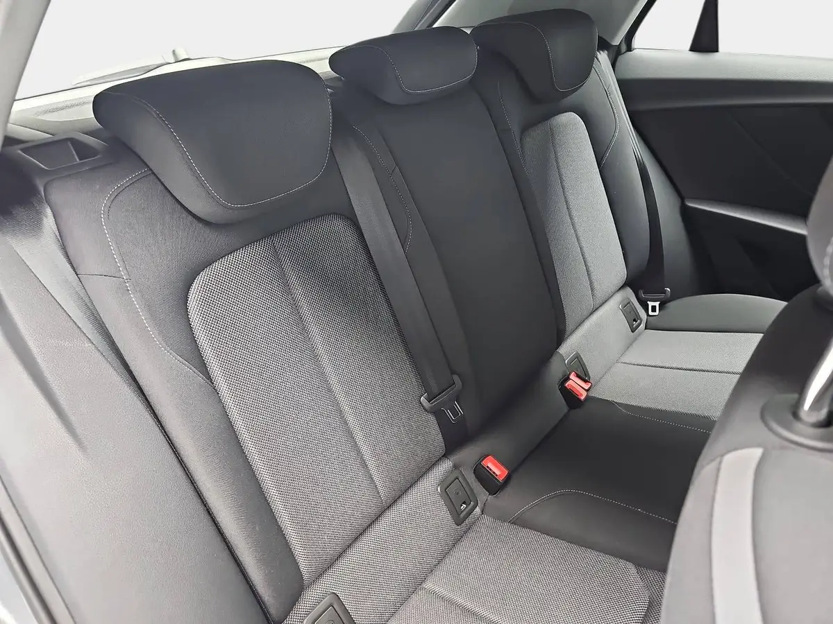 AUDI Q2 30 TFSI S LINE NAVI LED KAMERA LM17