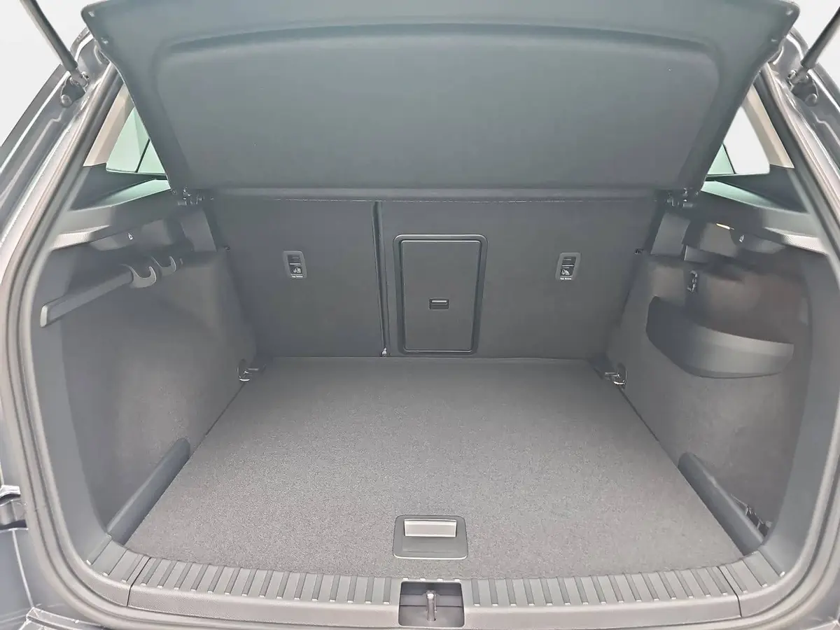 SKODA KAROQ 1.5 TSI DSG FAMILY LED KAMERA LM17