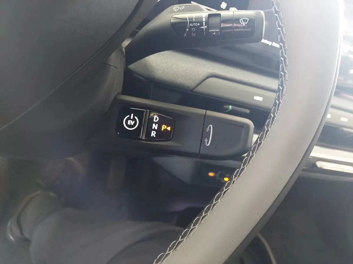 KIA EV4 FASTBACK 81.4 KWH EARTH MJ26 UP. TECH. WINTER-CON. DRIVEW.-PARK DESIGN SOUND GD