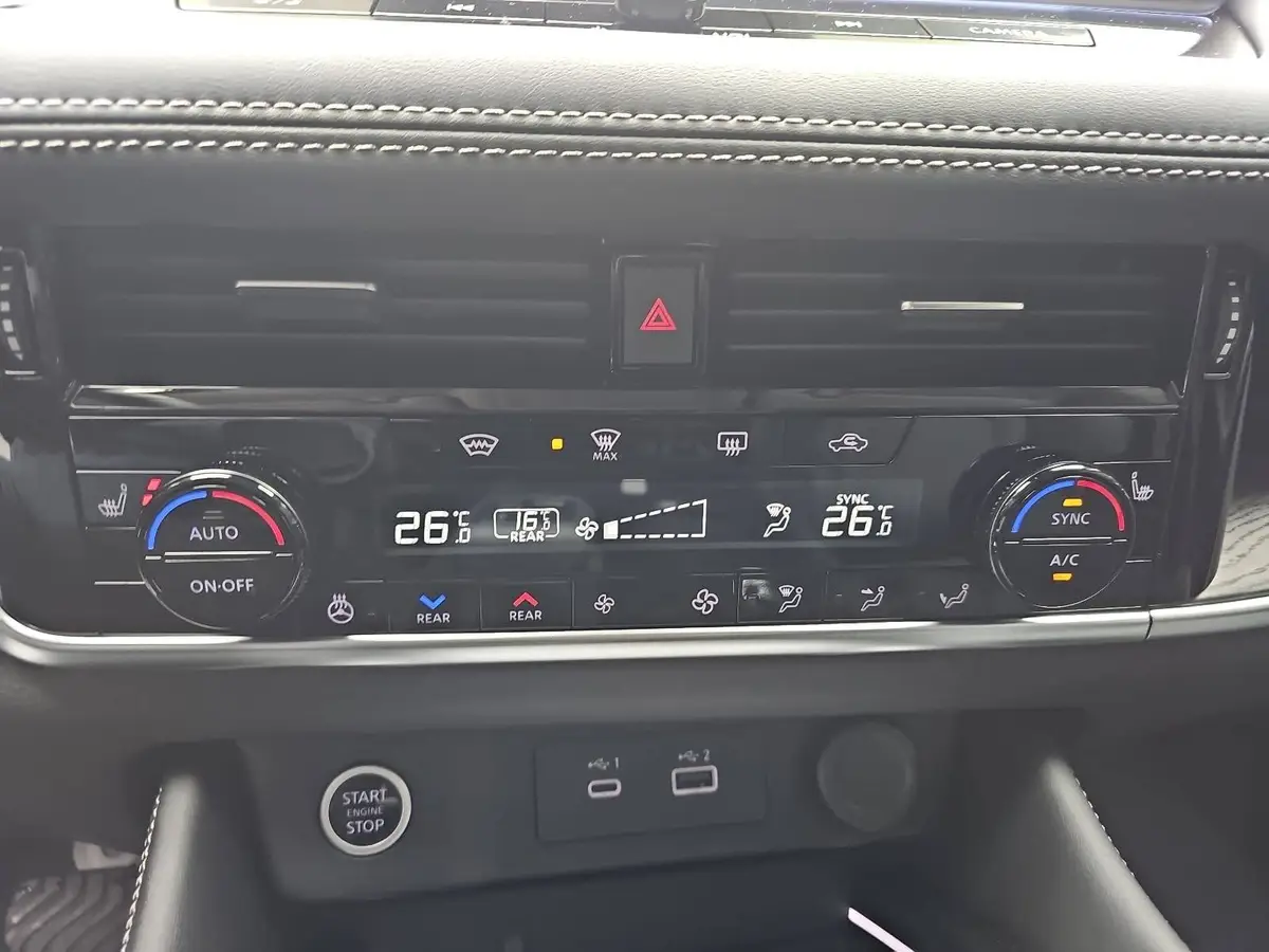 NISSAN X-TRAIL 1.5 VC-T MHEV AUTO. TEKNA PANORAMA BOSE 20ZOLL