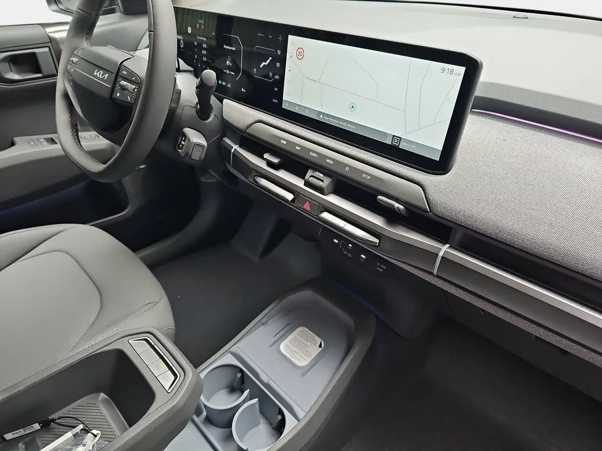 KIA EV3 81.4 KWH EARTH MJ26 WINTER BUSIN. UPGRADE DRIVEWISE-PARK DESIGN SOUND
