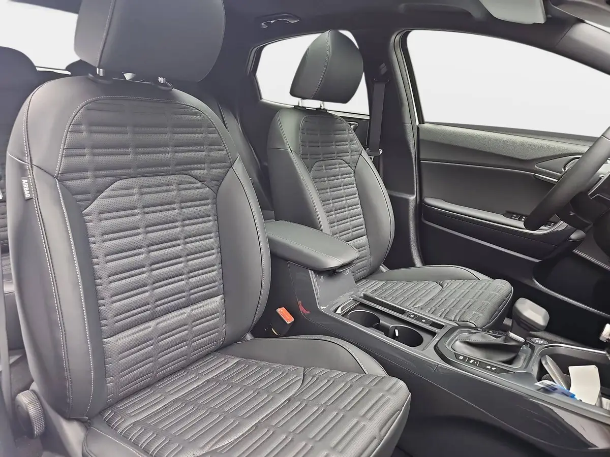 KIA XCEED 1.6 T-GDI 180 DCT SPIRIT MJ27 SOUND SITZ ADVANCED GLASDACH