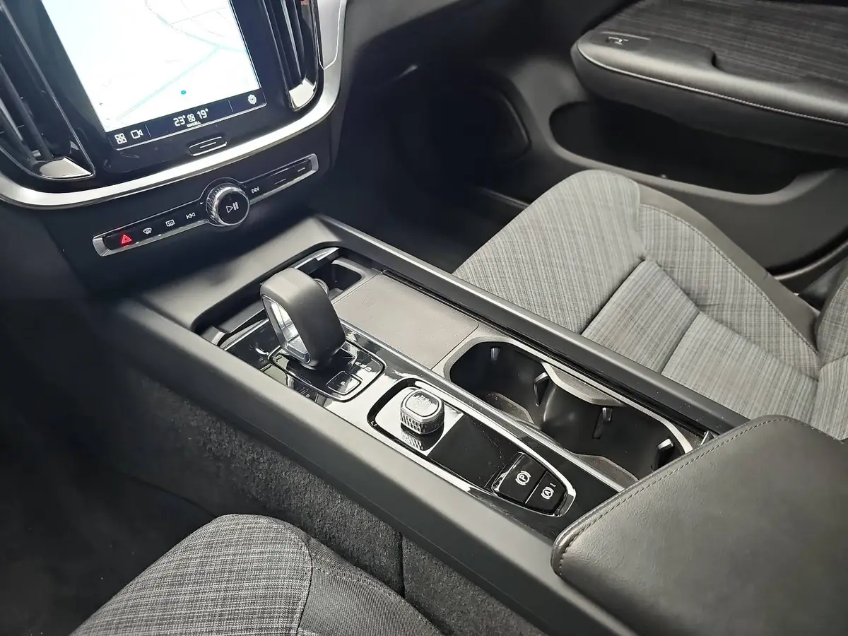 VOLVO S60 B4 AUTO. CORE NAVI LED GOOGLE KAMERA LM17