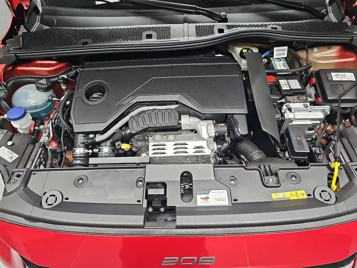 PEUGEOT 208 1.2 HYBRID 110 E-DSC6 GT KLIMA LED MIRROR-SCREEN K