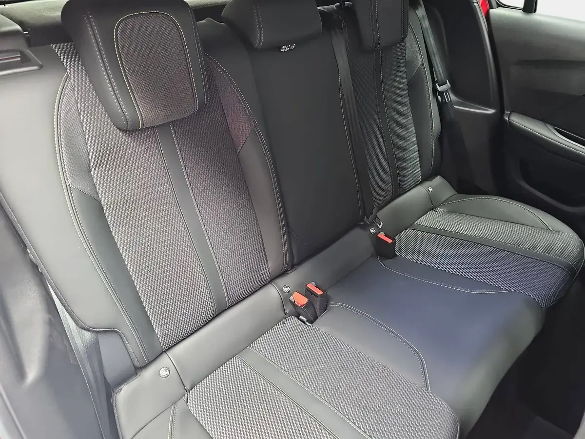 PEUGEOT 208 1.2 HYBRID 110 E-DSC6 GT KLIMA LED MIRROR-SCREEN K