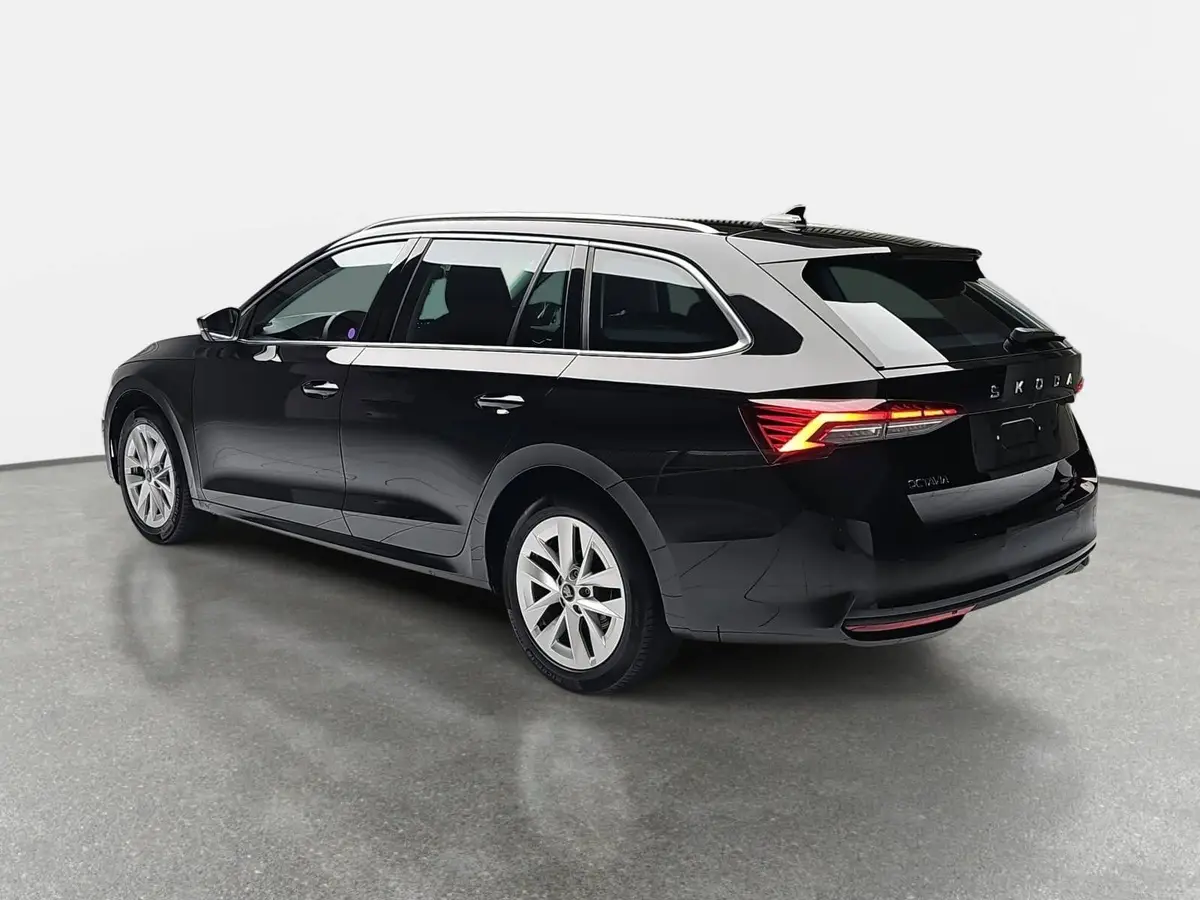 SKODA OCTAVIA COMBI 1.5 TSI ETEC DSG SELECTION NAVI LED ACC WINTER KA