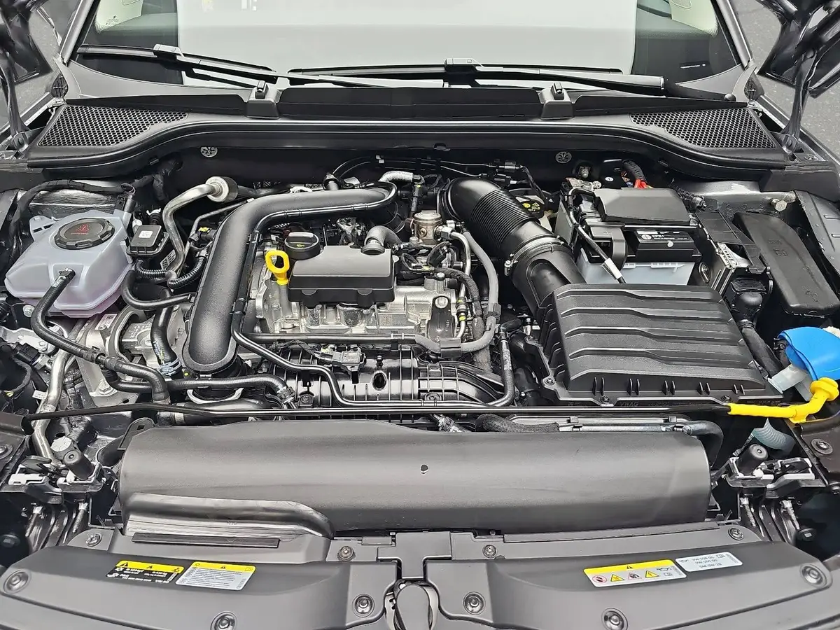 SKODA KAMIQ 1.0 TSI DSG SELECTION LED AHK LM