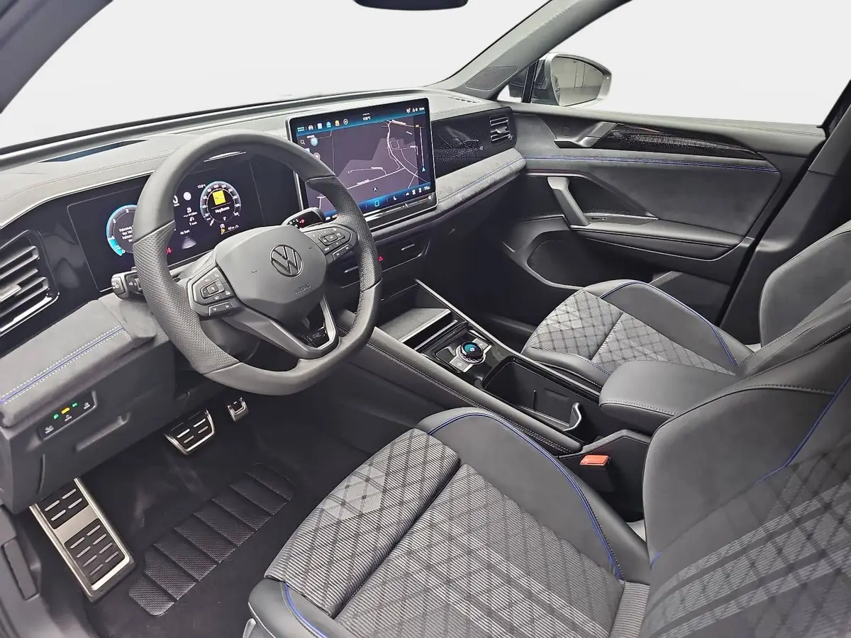 VW TIGUAN 2.0 TDI DSG R-LINE NAVI LED PANO