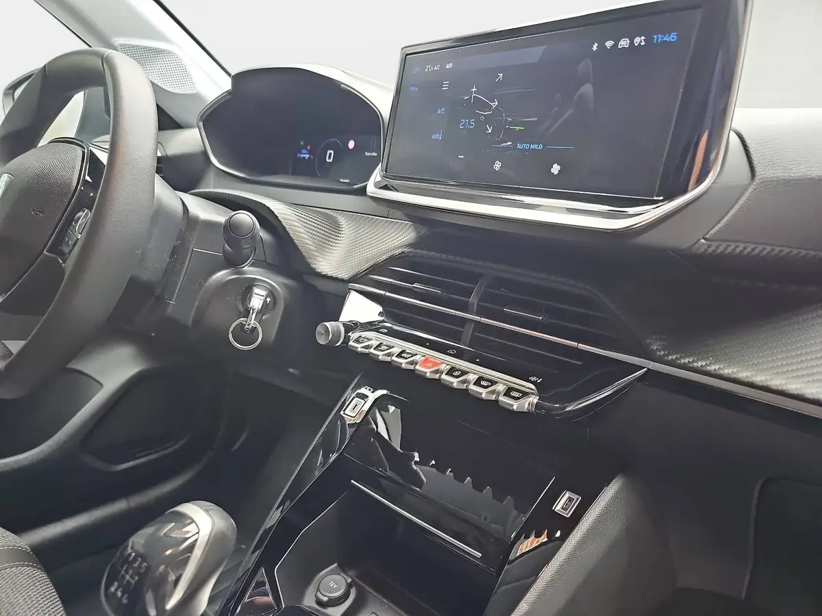 PEUGEOT 208 1.2 PURETECH 100 ALLURE LED DAB LM