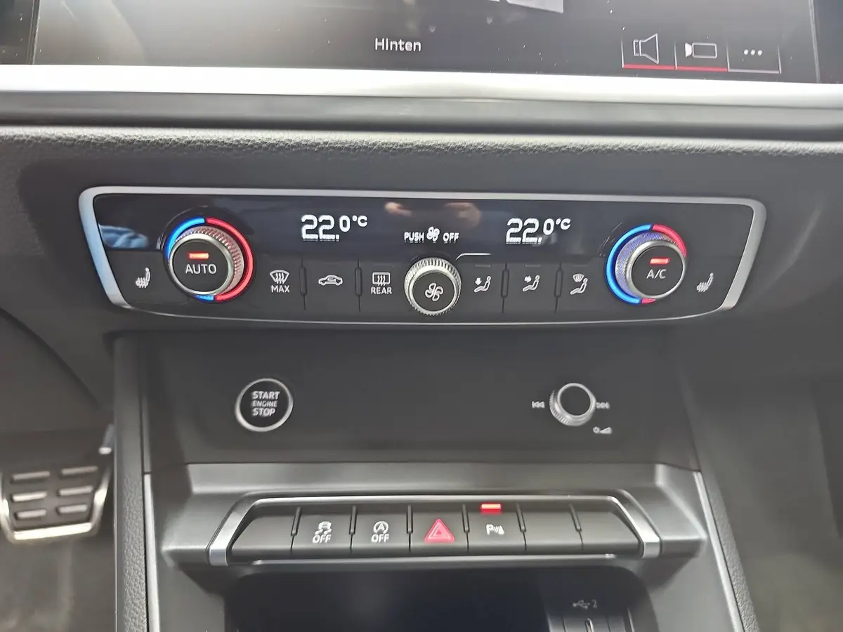 AUDI Q3 35 TFSI S-TRONIC S LINE NAVI LED PANO ACC BLACK+ K