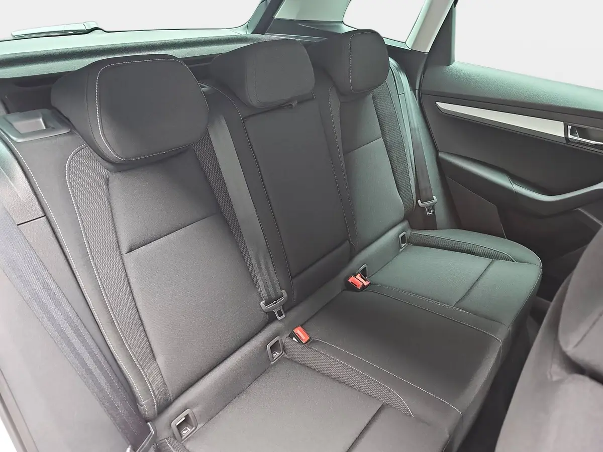 SKODA KAROQ 1.5 TSI DSG 130 JAHRE LED KLIMAAUTO WINTER SICHT K