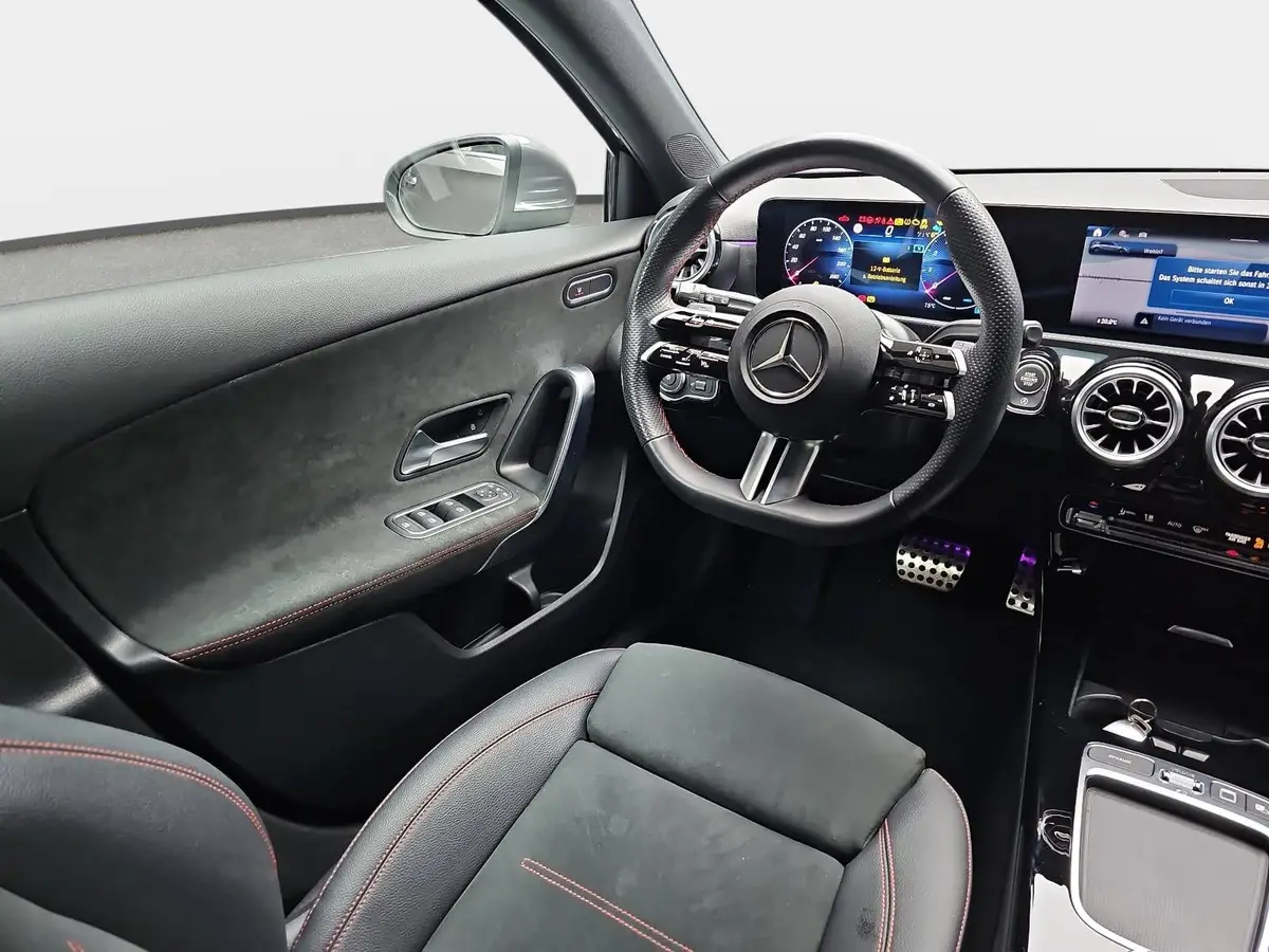 MERCEDES-BENZ A 180 DCT AMG LINE NAVI LED MBUX WINTER KAMERA LM18