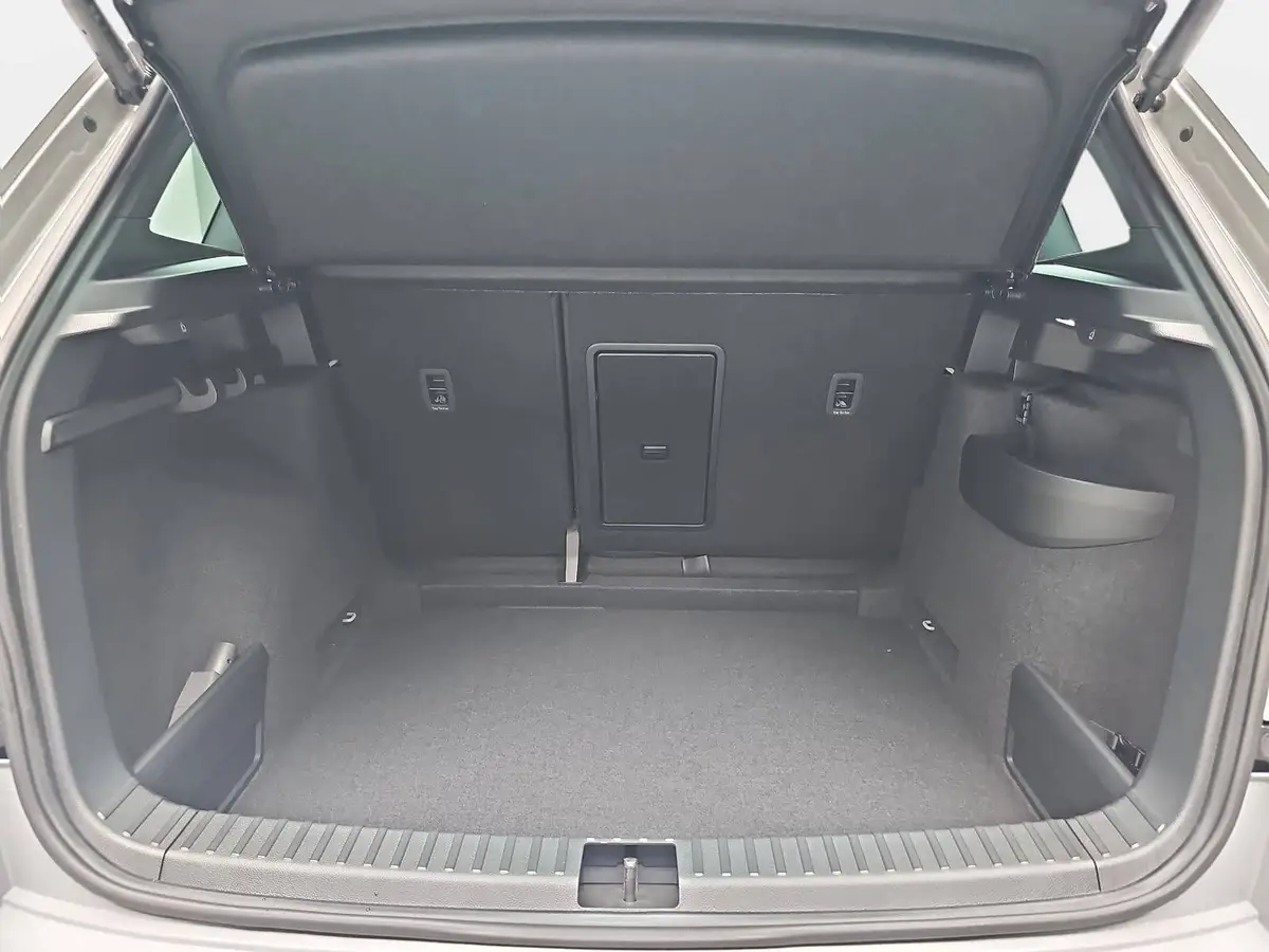 SKODA KAROQ 1.5 TSI DSG SPORTLINE NAVI LED-MATRIX PANO CANTON