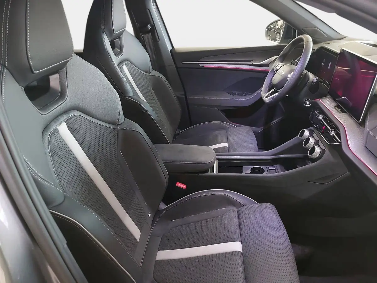 SKODA KODIAQ 1.5 TSI DSG SPORTLINE NAVI LED ACC PANO WINTER AHK