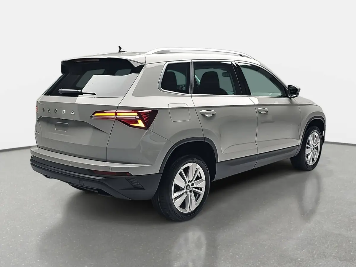 SKODA KAROQ 1.5 TSI DSG SELECTION LED ACC AHK