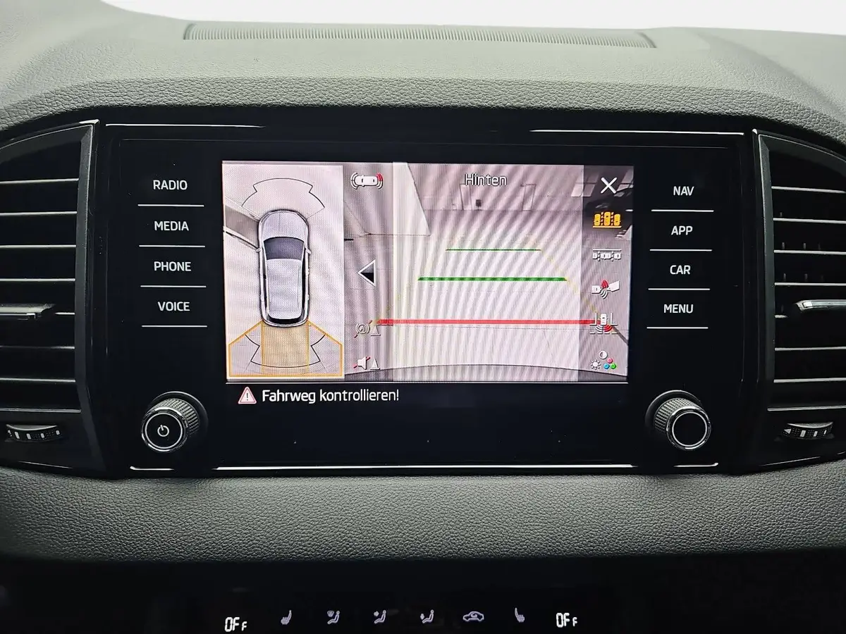 SKODA KAROQ 1.5 TSI DSG SPORTLINE NAVI LED-MATRIX PANO CANTON