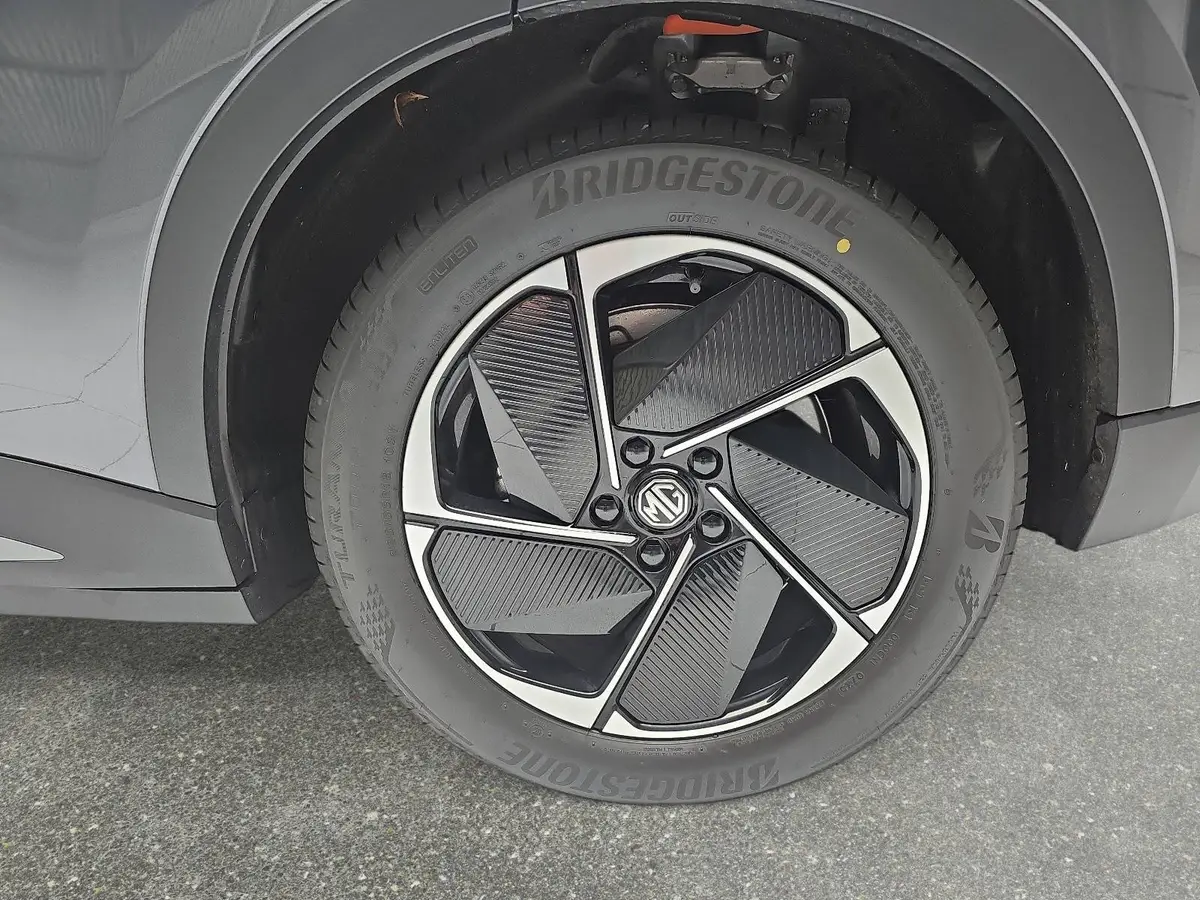 MG S5 EV 64 KWH MY25 LUXURY